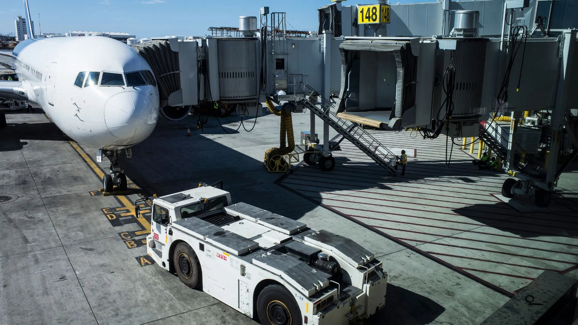 What Is A Passenger Boarding Bridge PBB PBB Meaning Isarsoft what-is-a-passenger-boarding-bridge-pbb-pbb-meaning-isarsoft